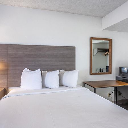 Coastal Breeze Inn Морро Бей Экстерьер фото