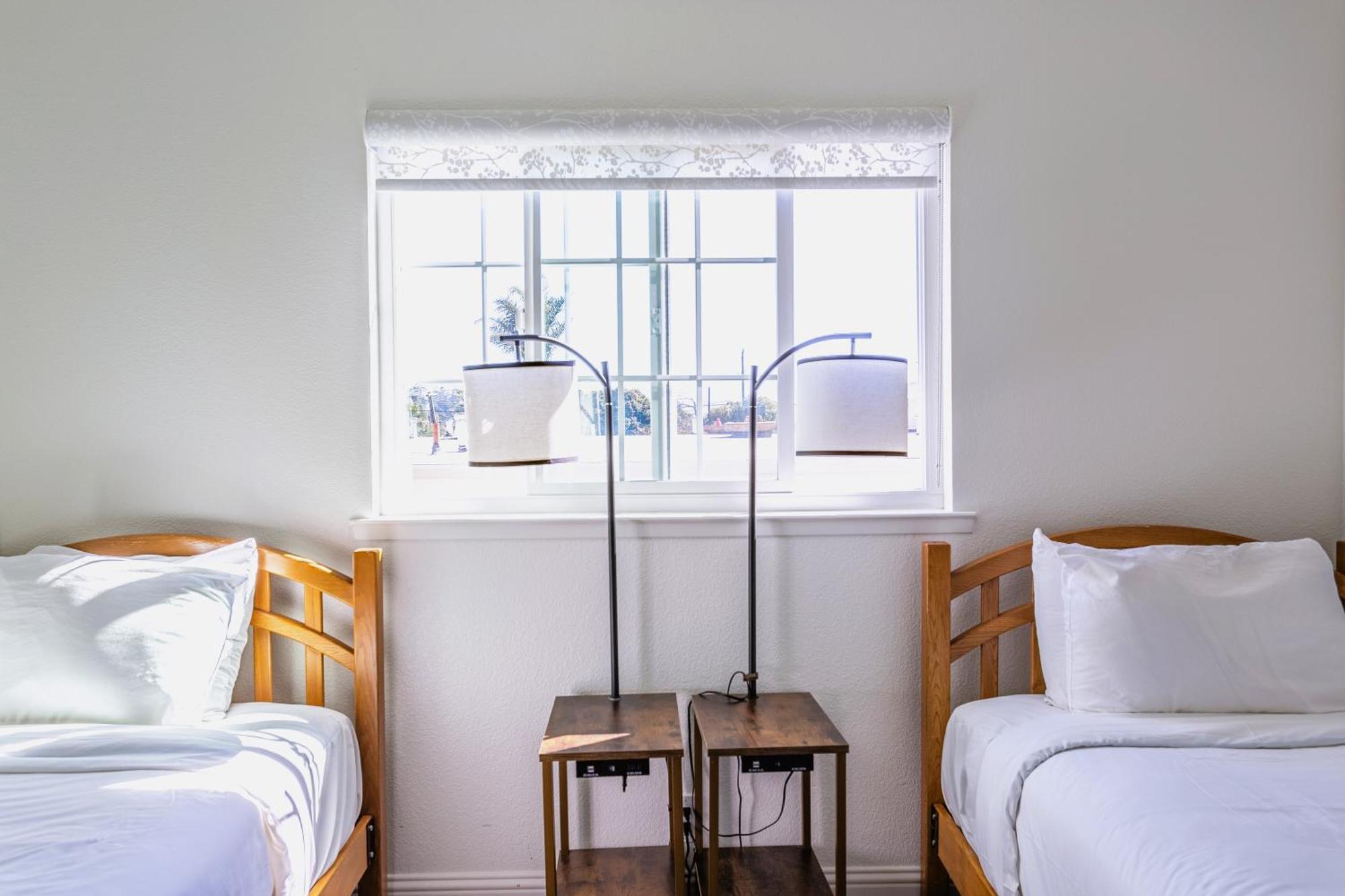 Coastal Breeze Inn Морро Бей Экстерьер фото