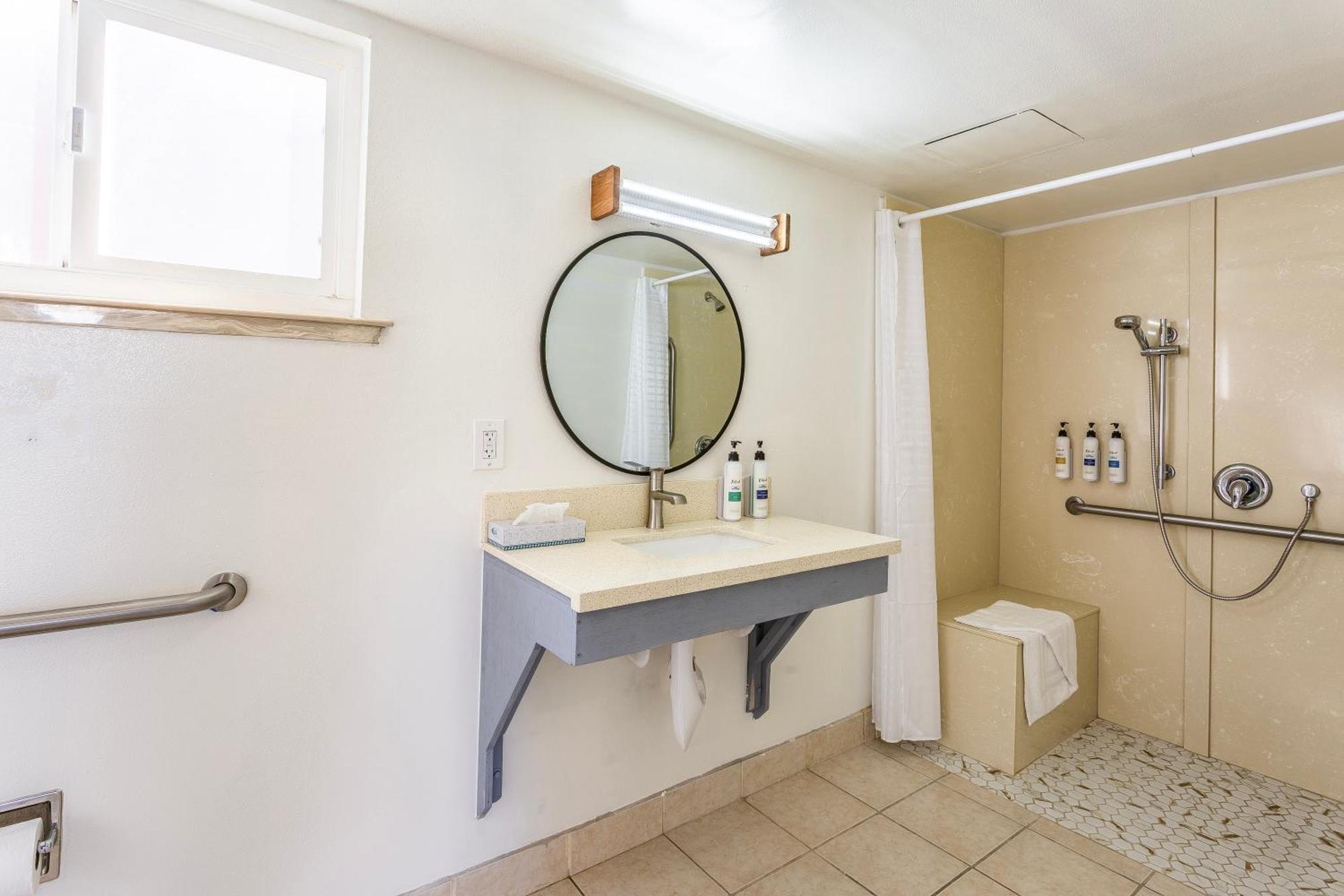 Coastal Breeze Inn Морро Бей Экстерьер фото