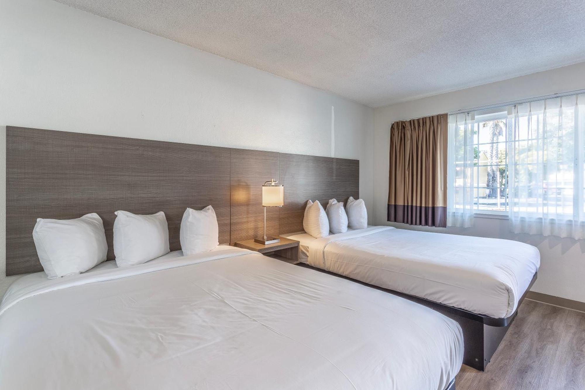 Coastal Breeze Inn Морро Бей Экстерьер фото