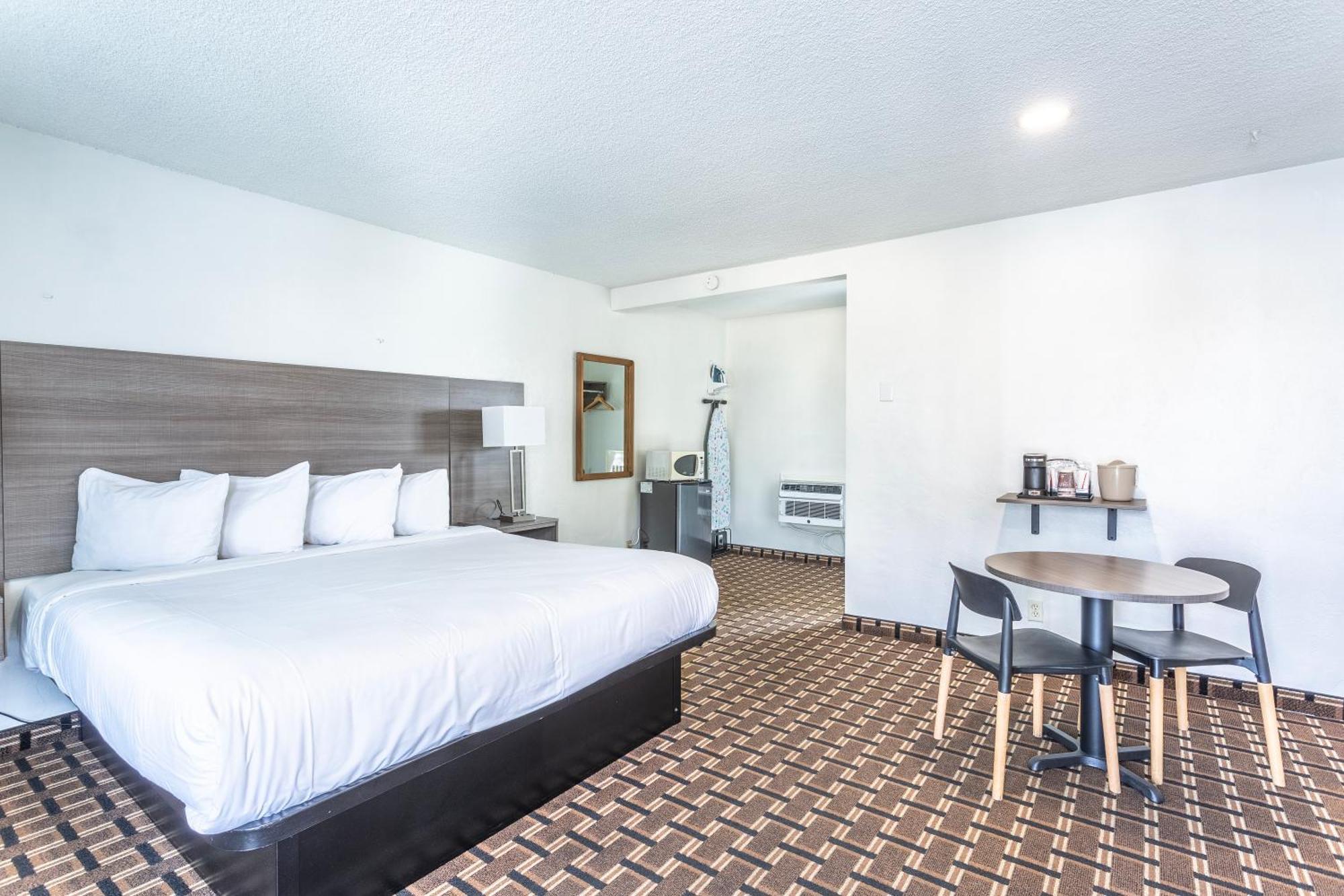 Coastal Breeze Inn Морро Бей Экстерьер фото