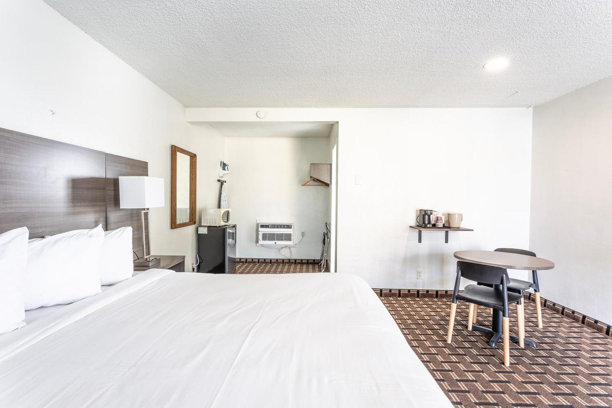 Coastal Breeze Inn Морро Бей Экстерьер фото
