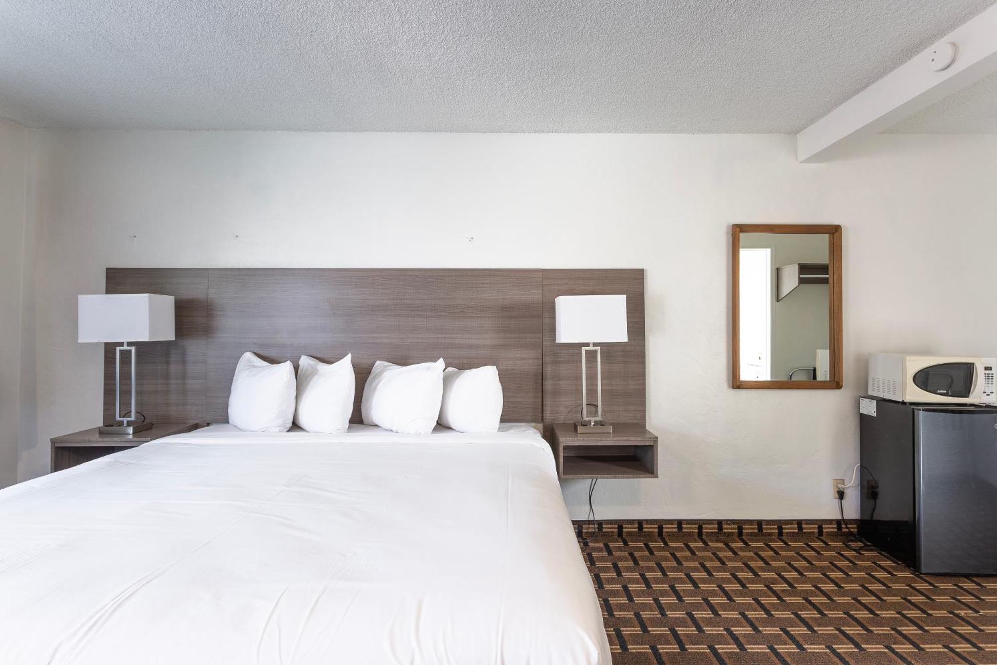 Coastal Breeze Inn Морро Бей Экстерьер фото