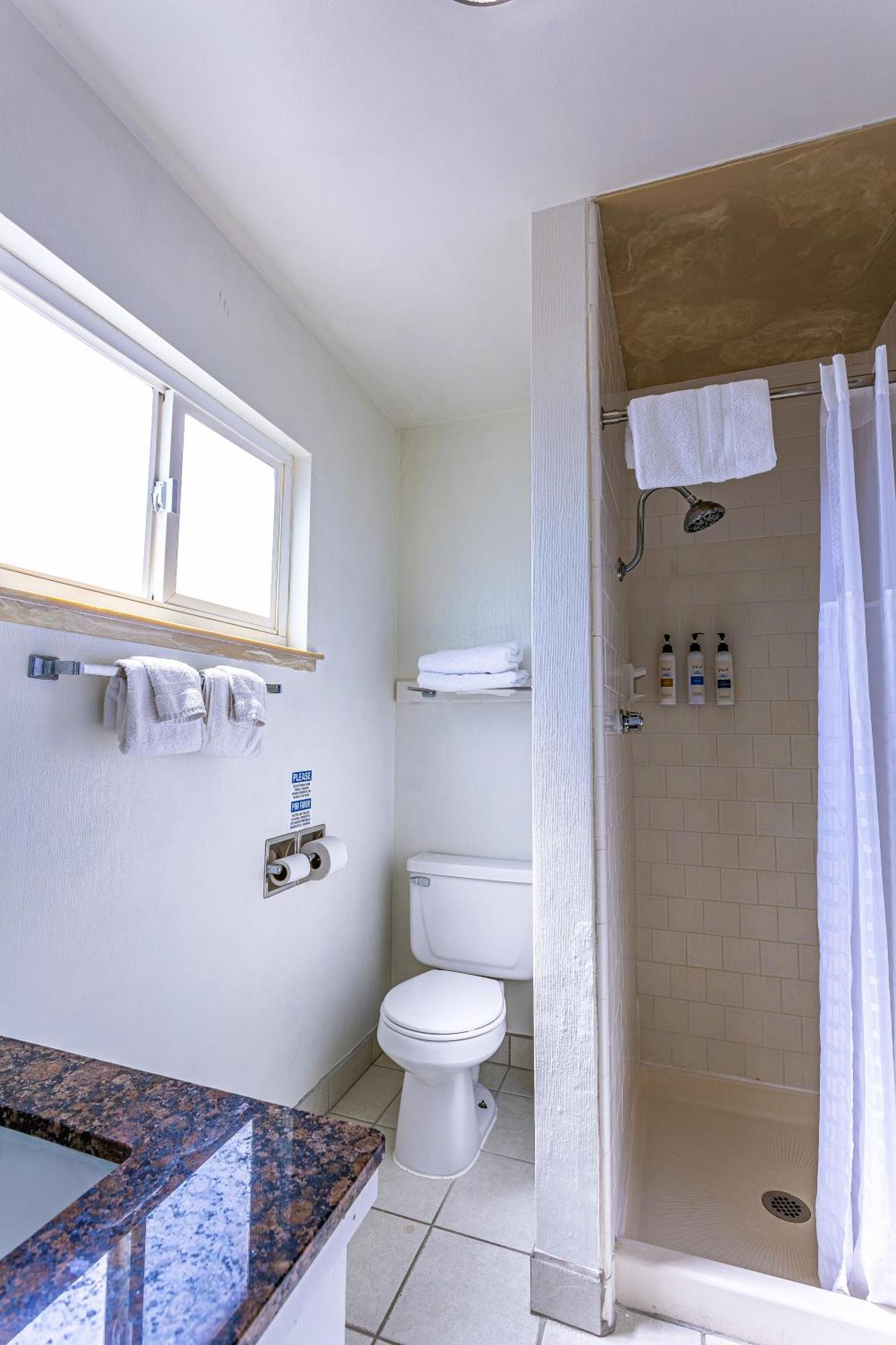 Coastal Breeze Inn Морро Бей Экстерьер фото