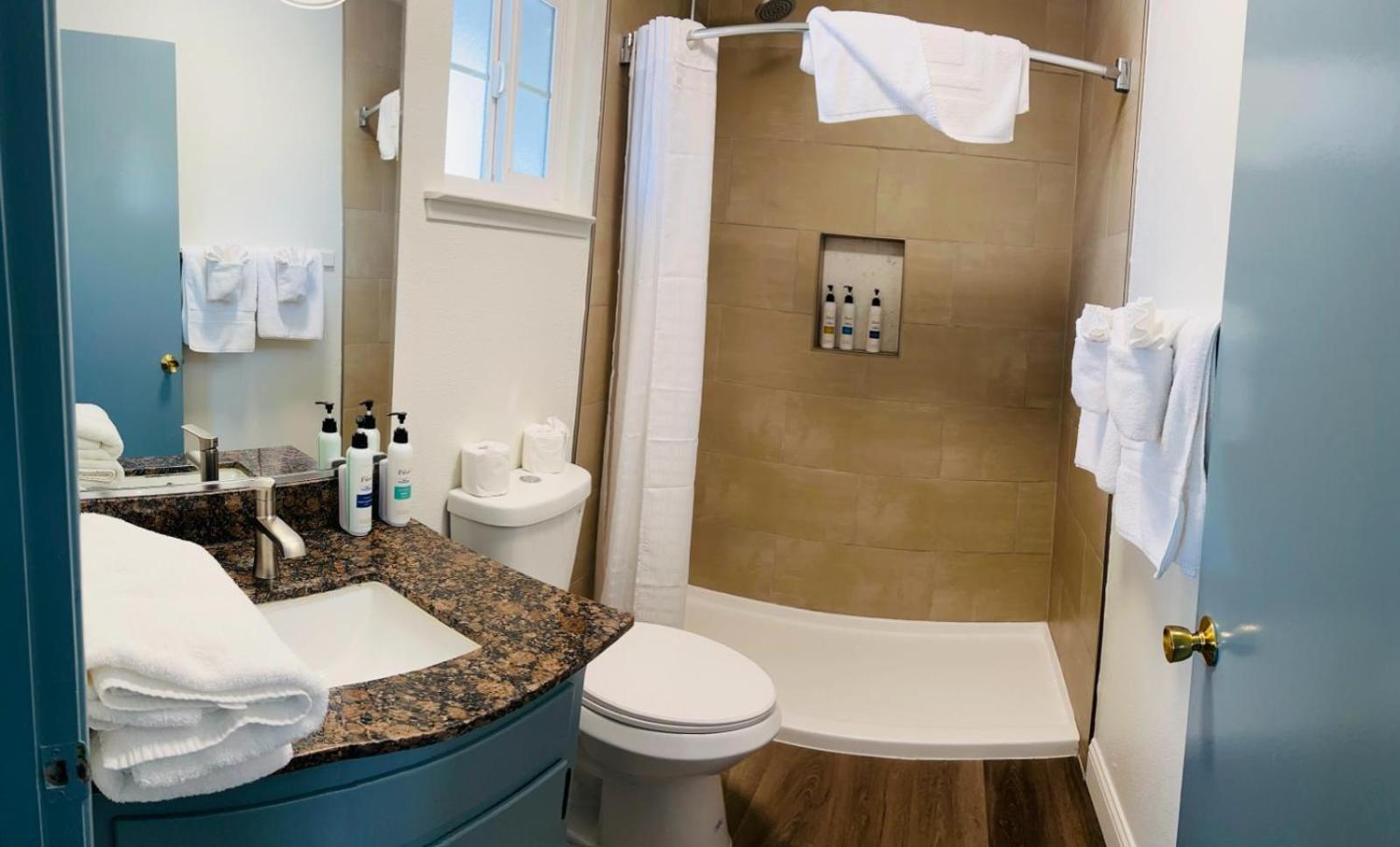 Coastal Breeze Inn Морро Бей Экстерьер фото