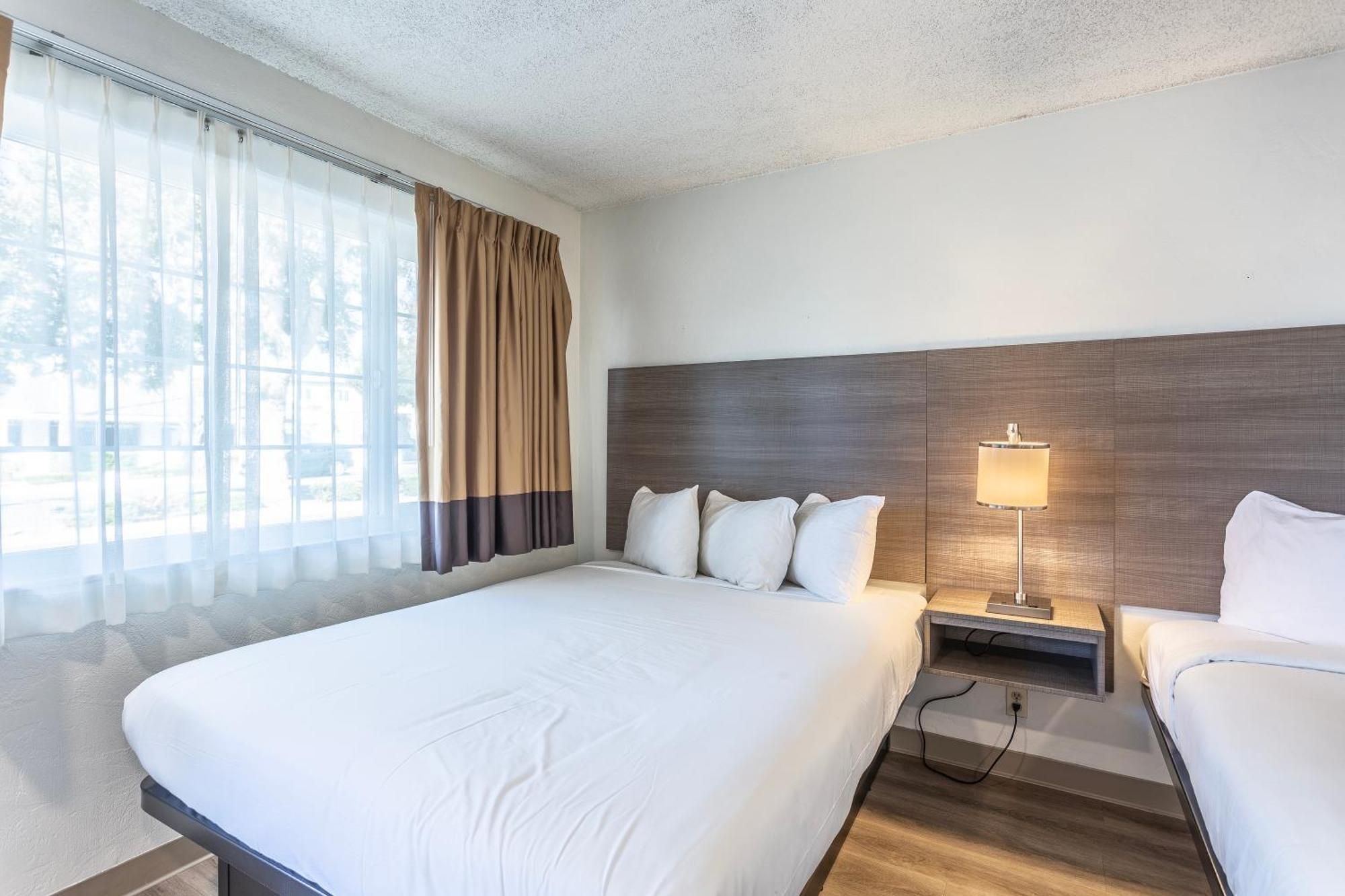 Coastal Breeze Inn Морро Бей Экстерьер фото